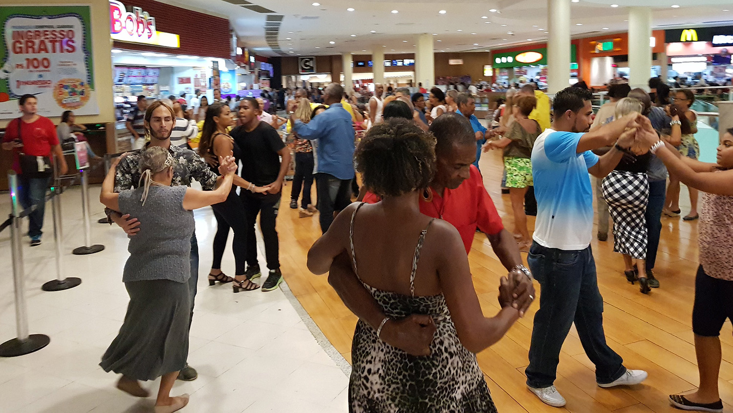 baile-caxias-shopping-foto-21peq