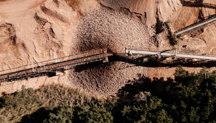 mineradora de amorim