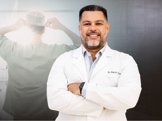 Dr Marco Aurélio S. Neves, ortopedista e traumatoligista especializado em cirurgia de próteses de quadril e joelho (Divulgação)