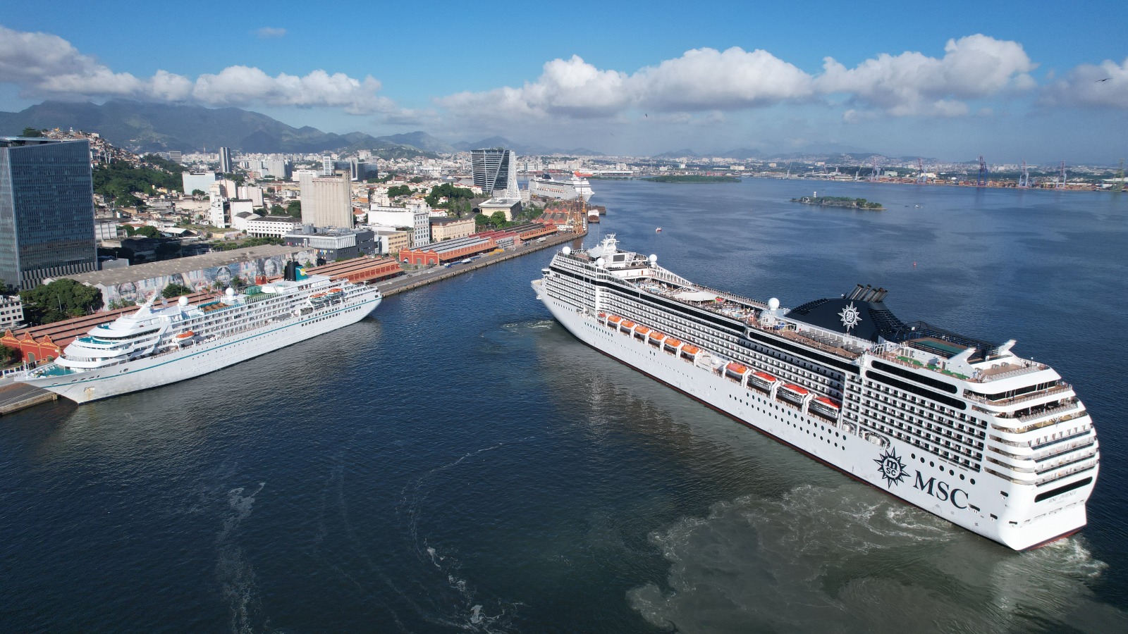 Navios no Pier Mauá (2)